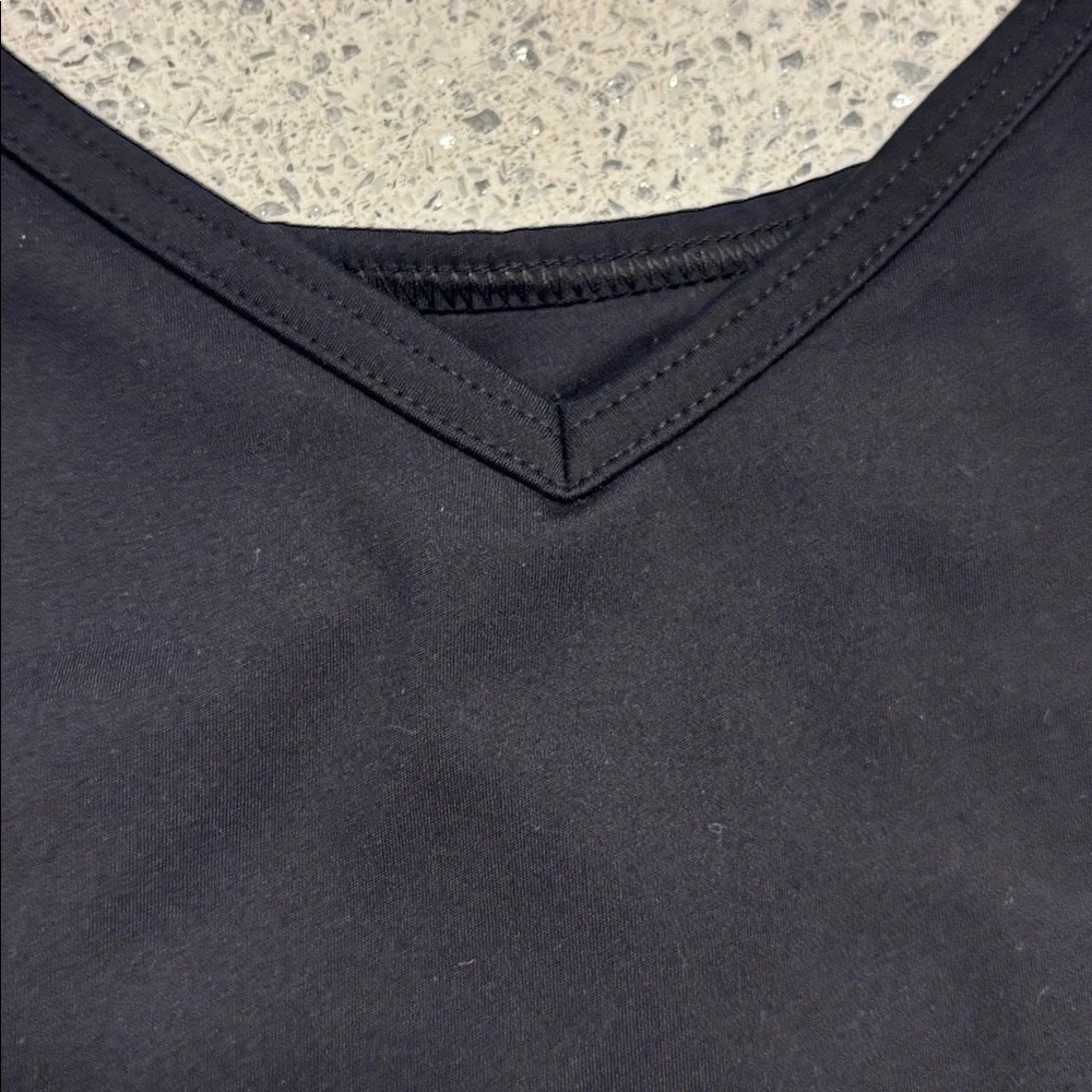 Black V-Neck Cropped Tank Top with built in bra - Picture 2 of 4